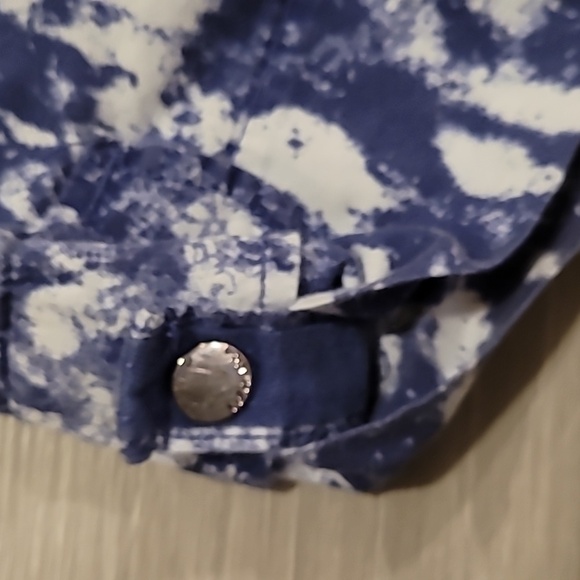 Calvin KLEIN BLUE AND WHITE SHORTS SIZE 2 - Picture 4 of 6